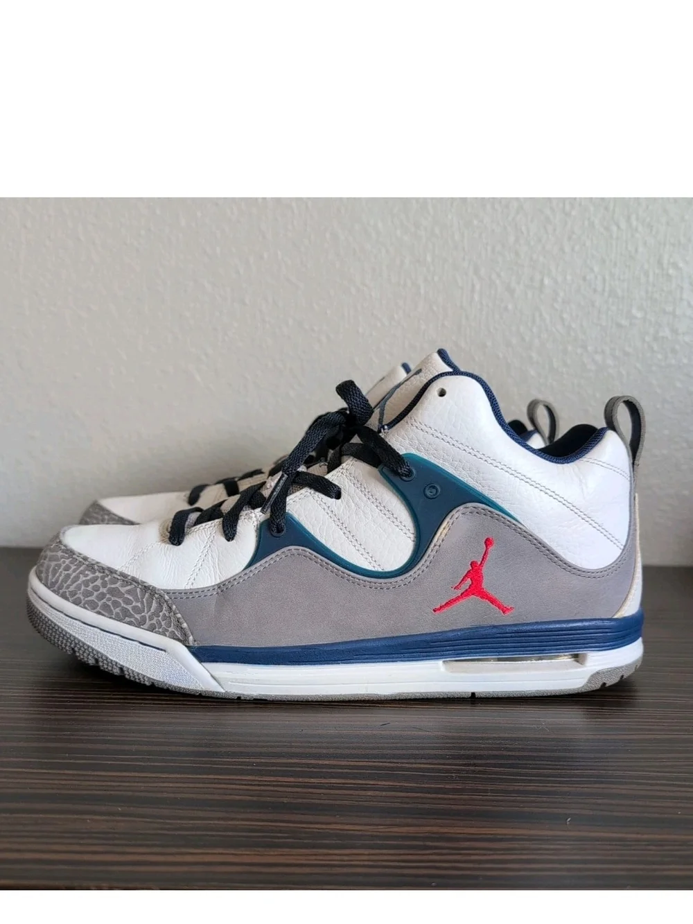 Jordan colors mid